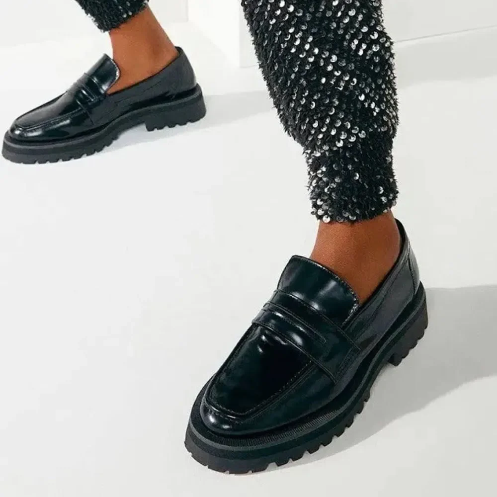 PAULA TORRES Glam Penny Loafer in Black
